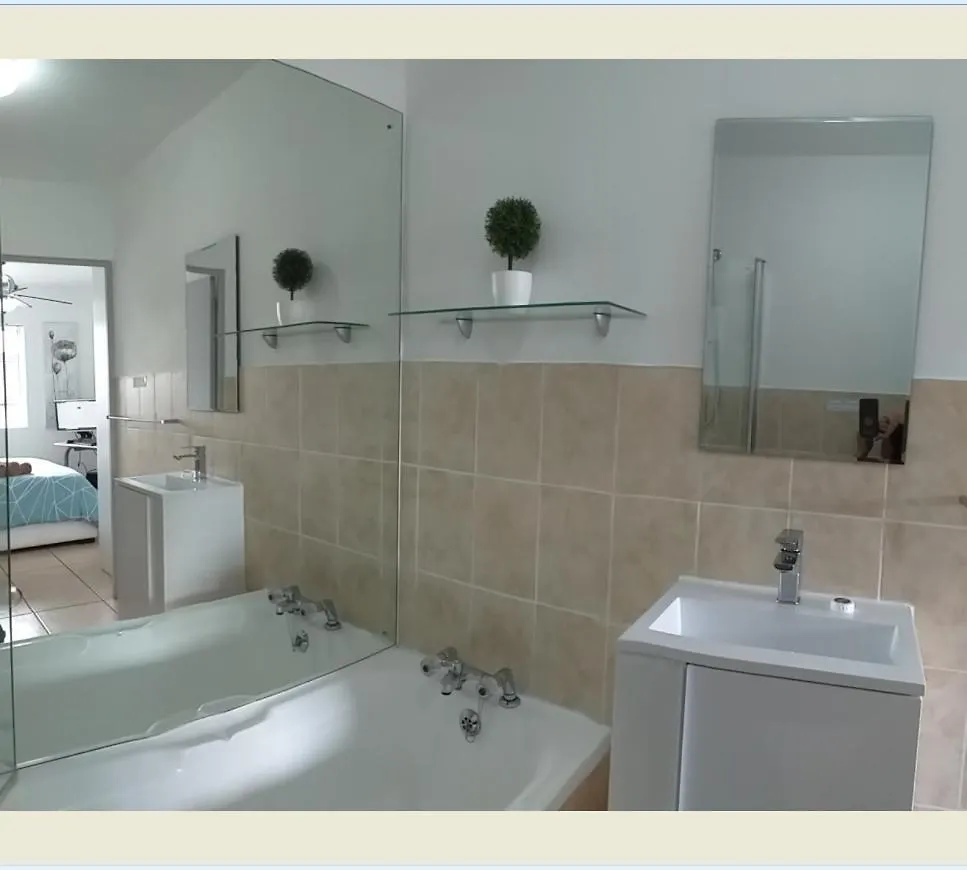 Sea Spray Apartment Bloubergstrand 0*,  South Africa