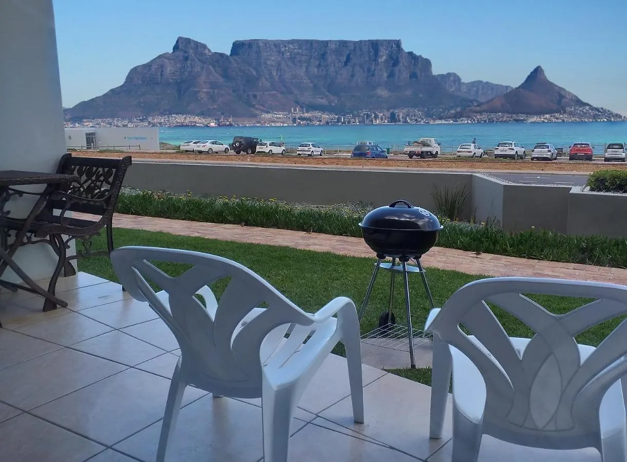 Sea Spray Apartment Bloubergstrand