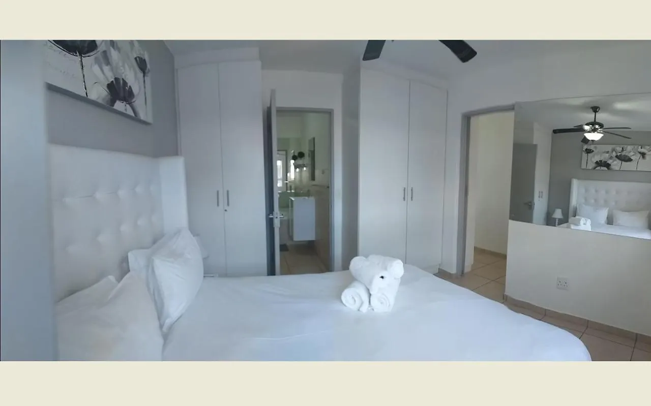 Sea Spray Apartment Bloubergstrand