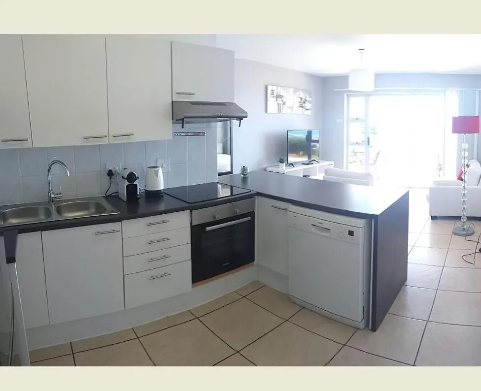 Sea Spray Apartment Bloubergstrand 0*,